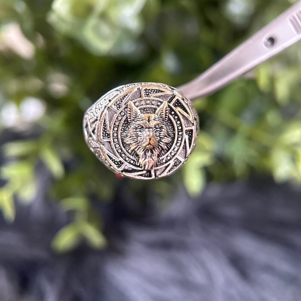 Silver Wolf Ring - Picture 2 of 6